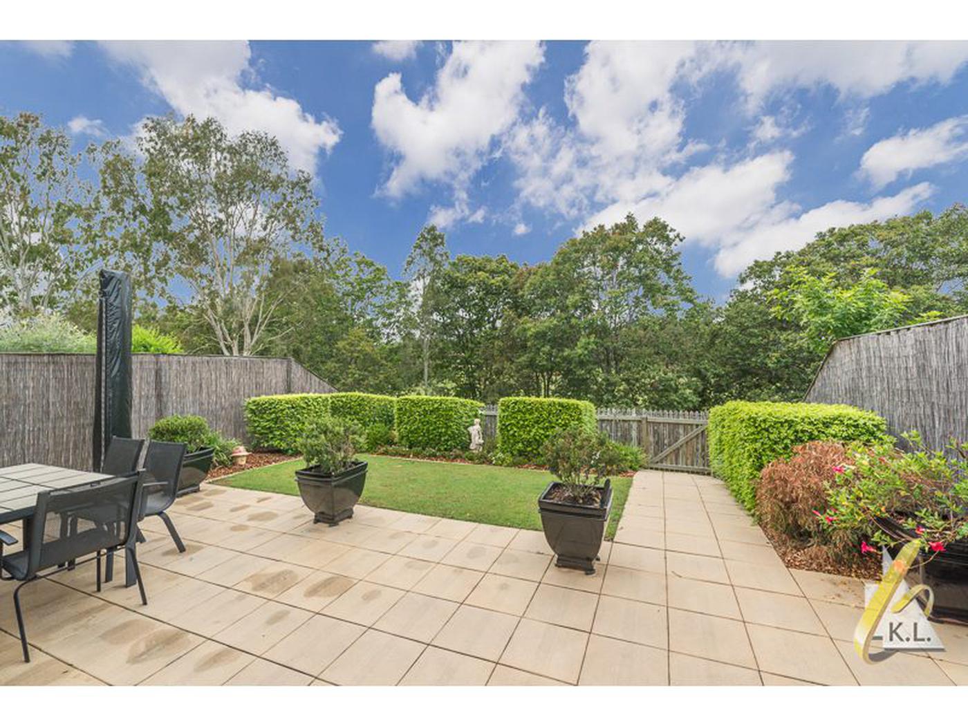 33/302 College Road