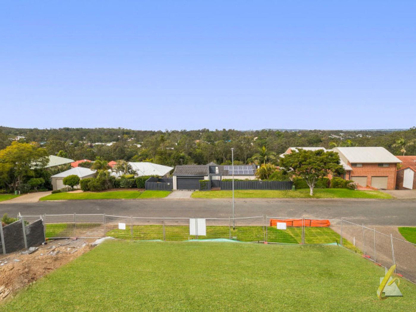 32 Hakea Crescent, Chapel Hill QLD 4069 Property Information