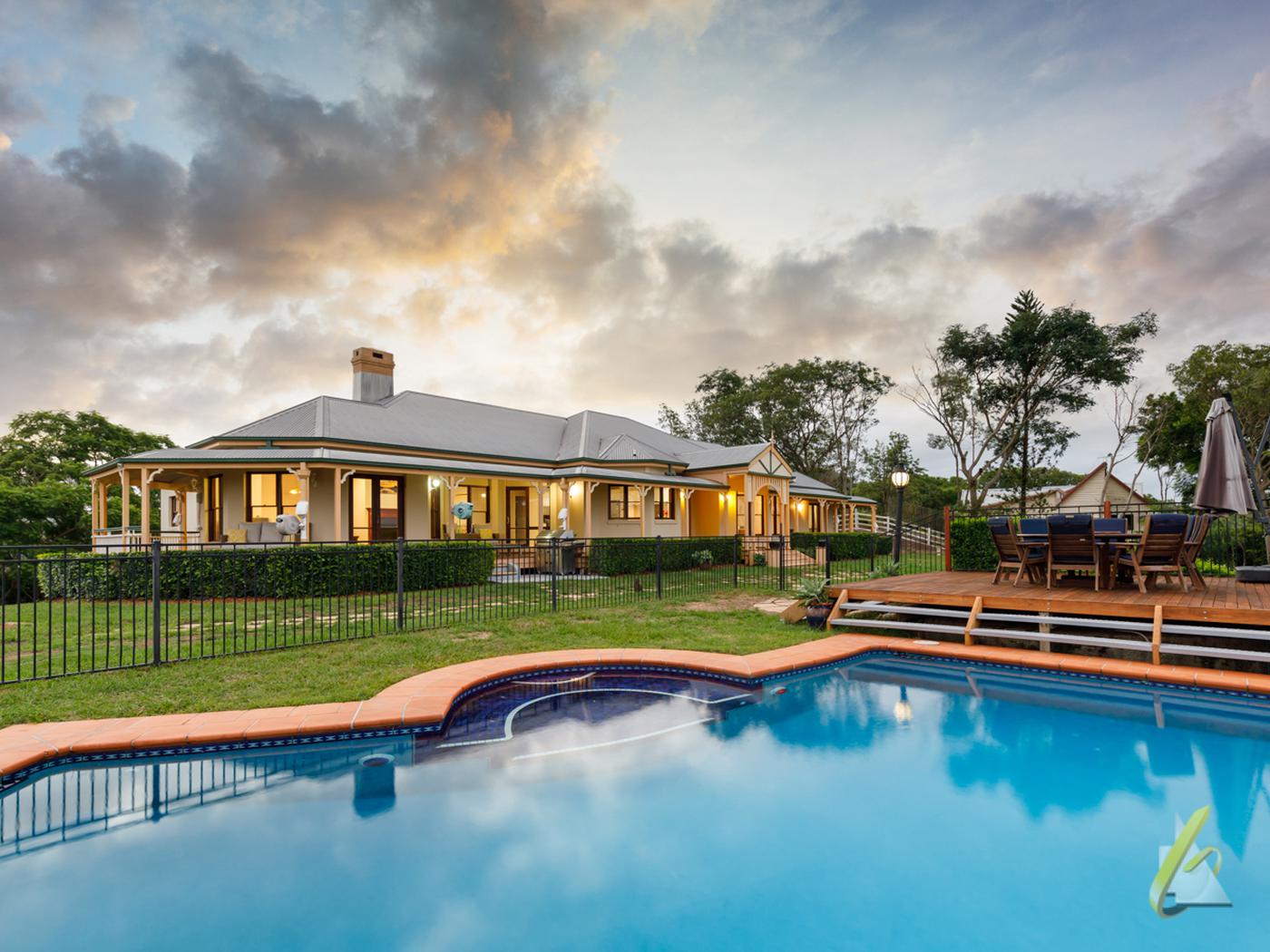 459 Upper Brookfield Road, Upper Brookfield QLD 4069 AcreageSemi