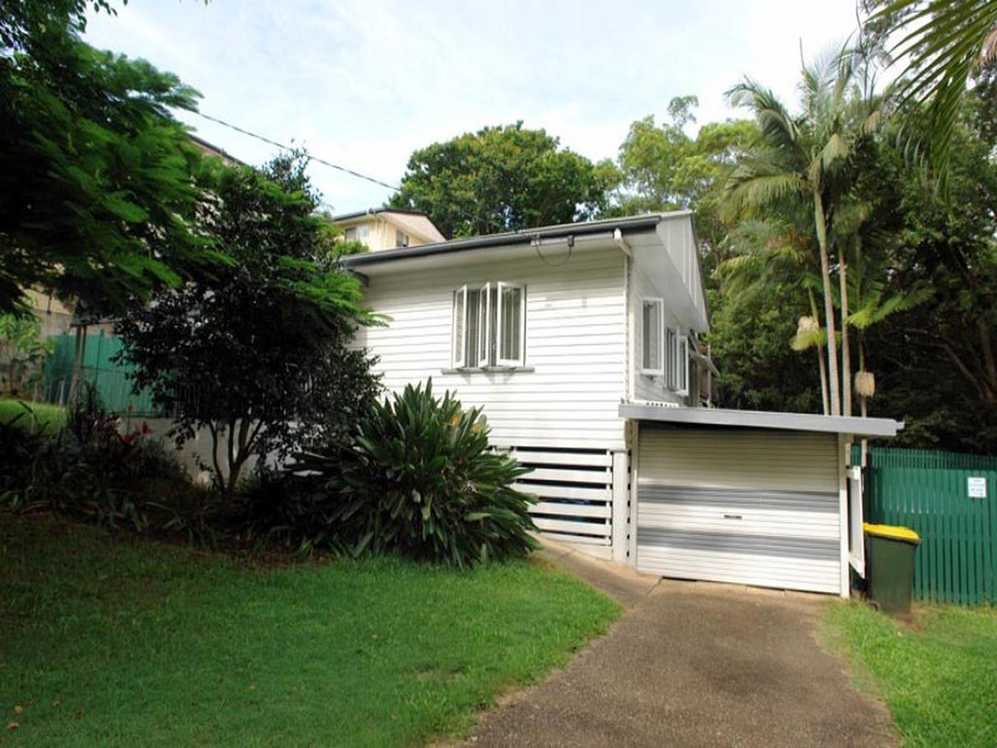 30 Woodstock Avenue