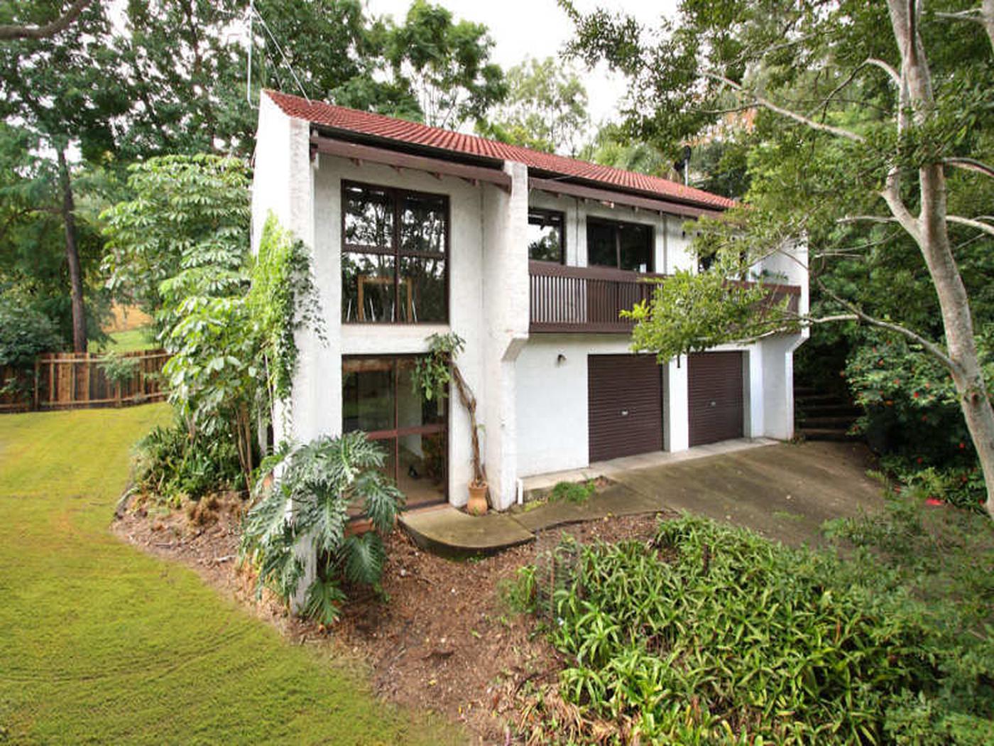 1 Leander Street, CHAPEL HILL QLD 4069 House Sold