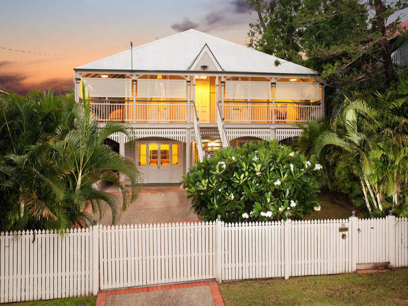 16 Copeland Street