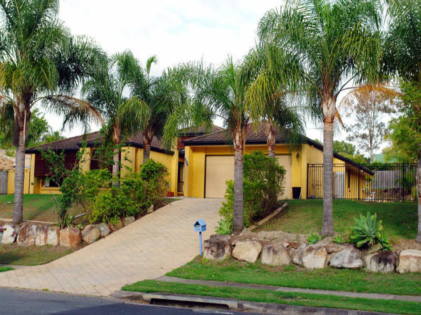 128 Pioneer Crescent