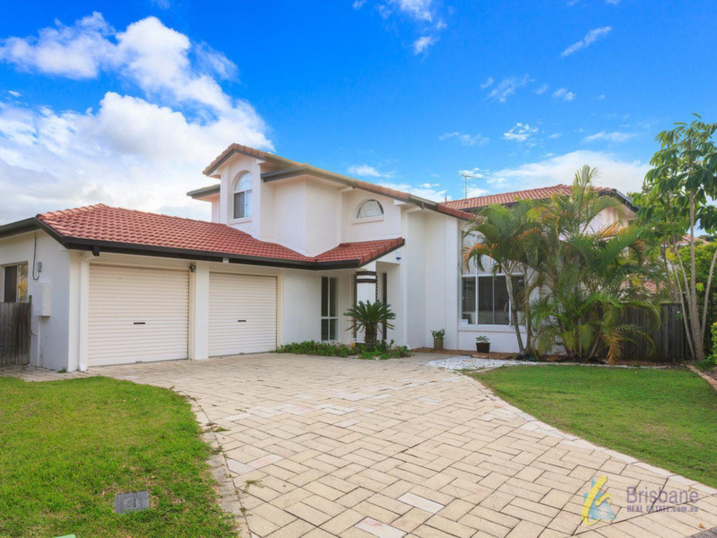 27/15 Abel Smith Crescent