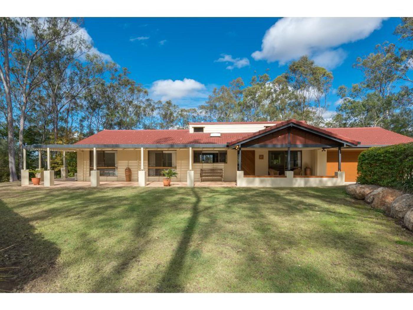 1141 Mt Crosby Road, KARANA DOWNS QLD 4306 House Sold