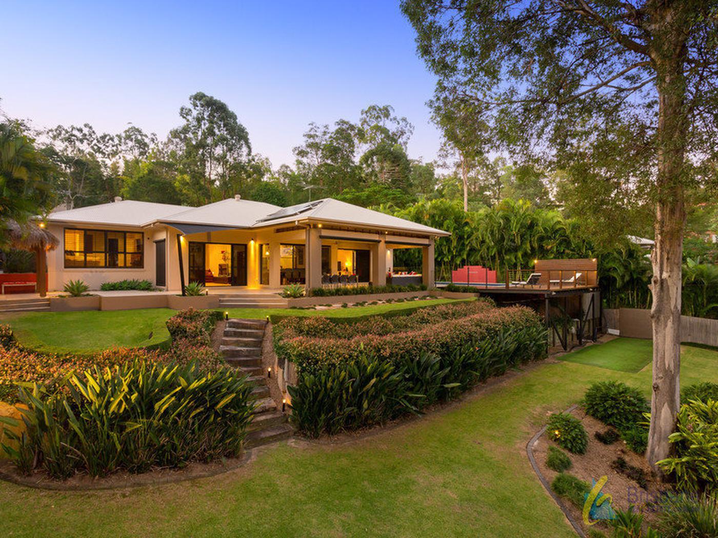 9 Robertson Place