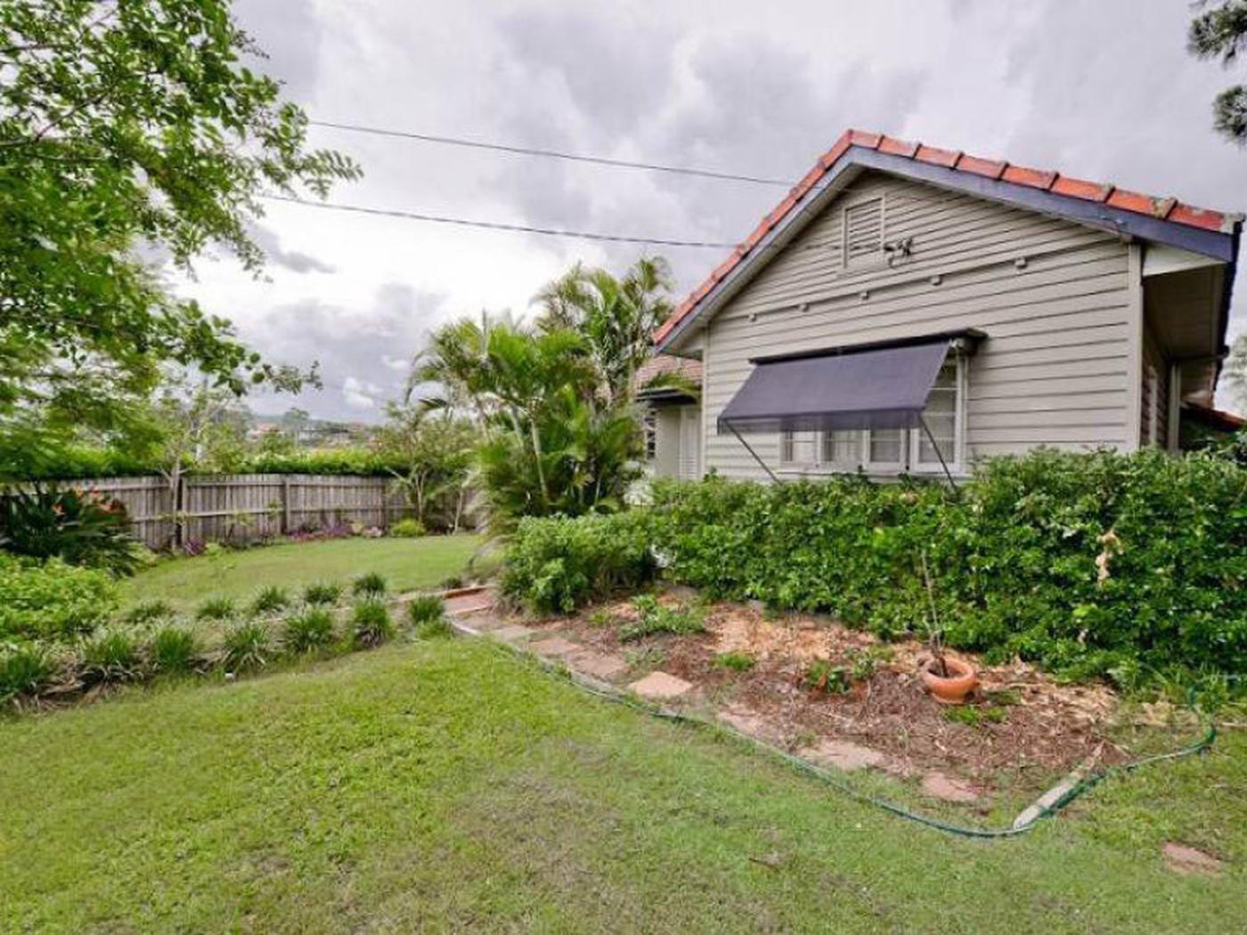 4 Kenmore Road, KENMORE QLD 4069 House Sold