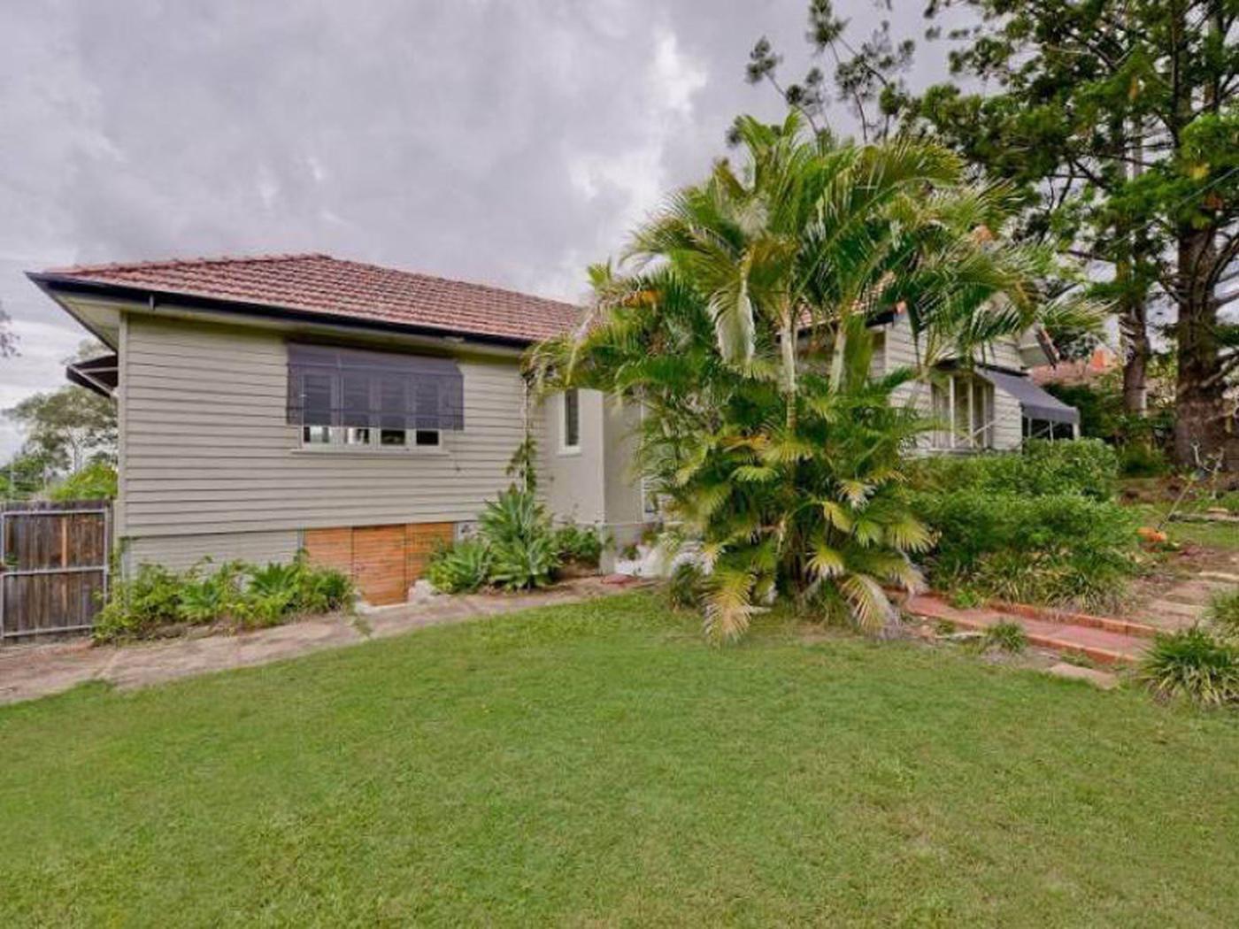 4 Kenmore Road, KENMORE QLD 4069 House Sold