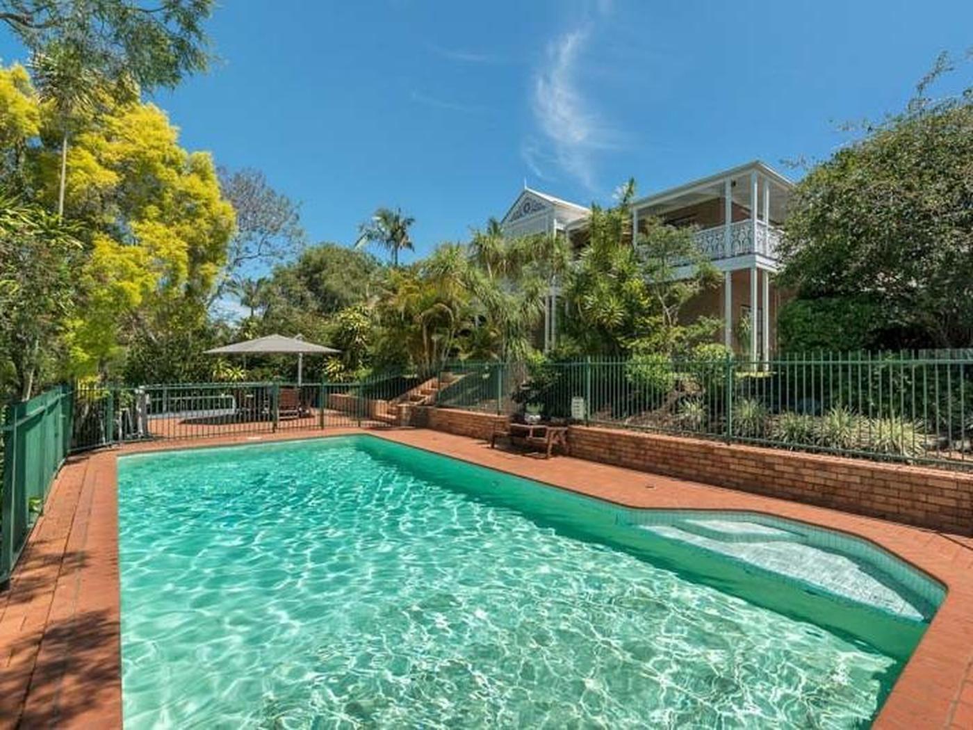 29 Crompton Street, Kenmore Hills QLD 4069 House Sold