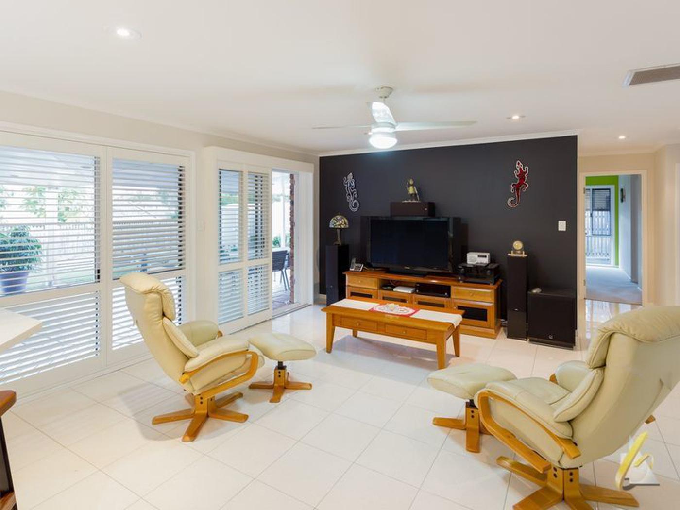 12 Serle Street, MIDDLE PARK QLD 4074 House Sold brisbanerealestate