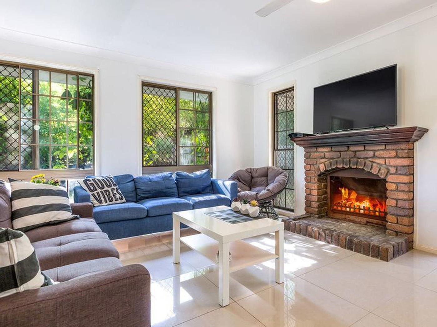 143 Elanora Way