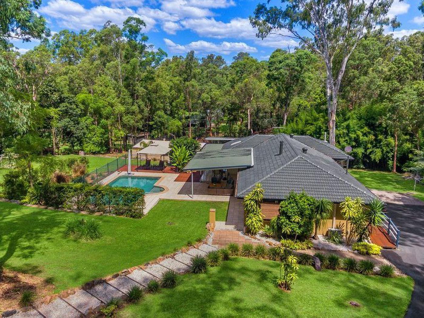 118 Mount Crosby Road, ANSTEAD QLD 4070 AcreageSemirural Sold