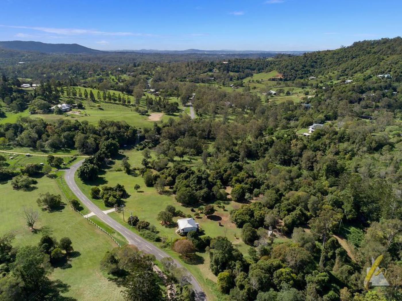 300 Upper Brookfield Road, UPPER BROOKFIELD QLD 4069 AcreageSemi