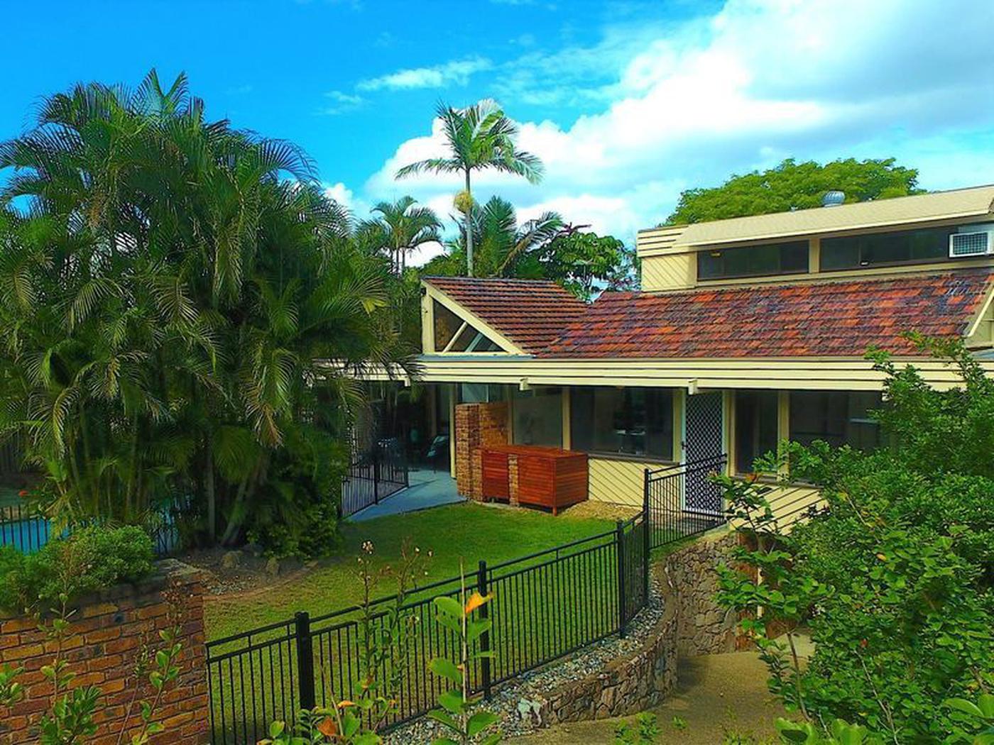 30 Struan Street, CHAPEL HILL QLD 4069 House Sold