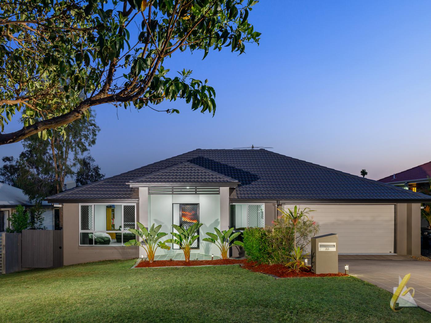 33 Cottonwood Crescent