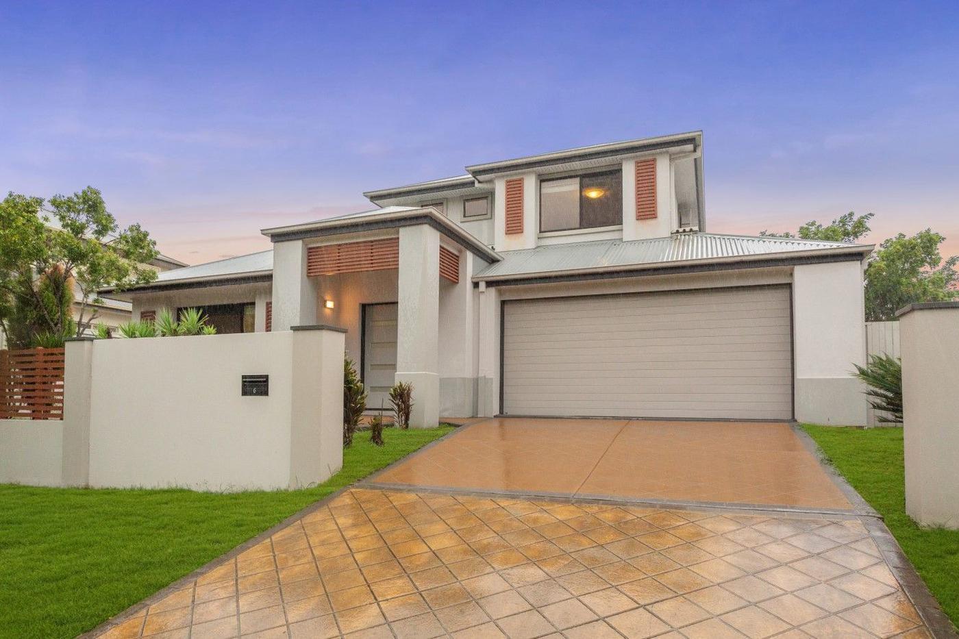 6 Fairway Court