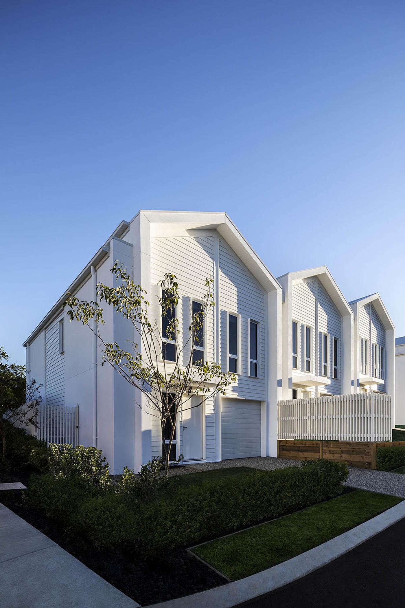 10 Francis Road, Everton Hills QLD 4053 Townhouse For Sale