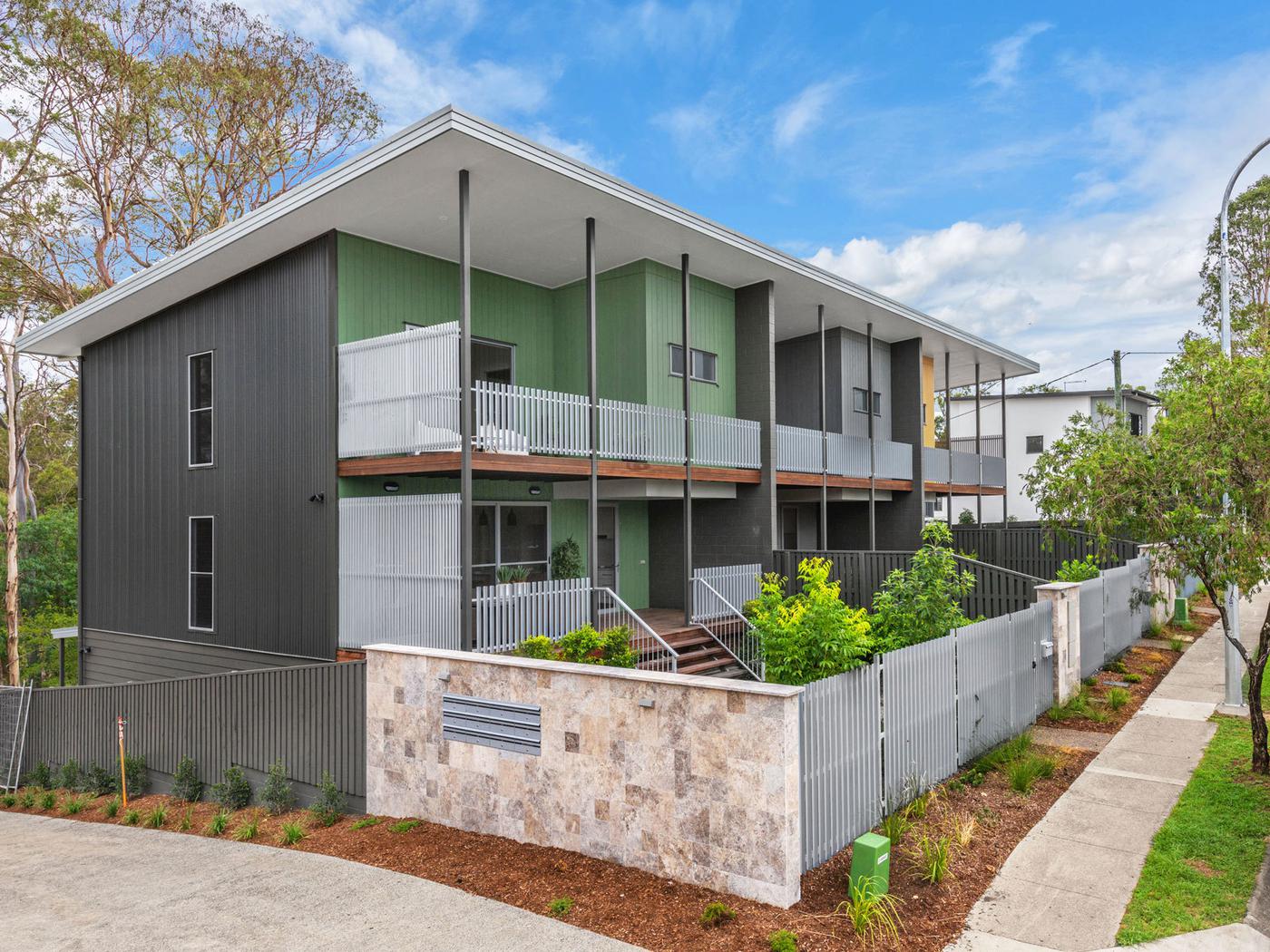 33b Kersley Road