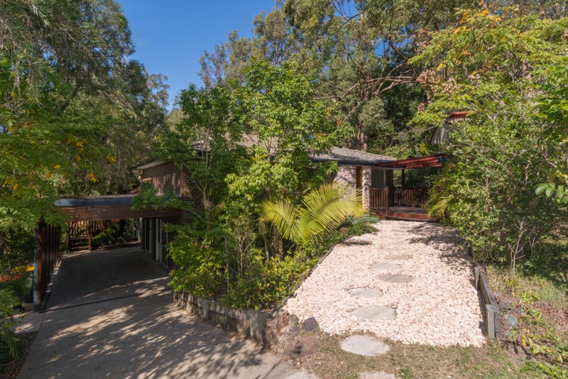 6 Neptune Street, CHAPEL HILL QLD 4069 House Sold