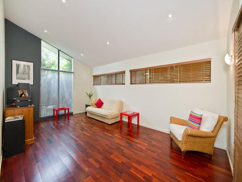 9 Rowena Street