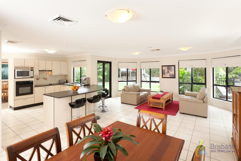 8 Meadowbank Court