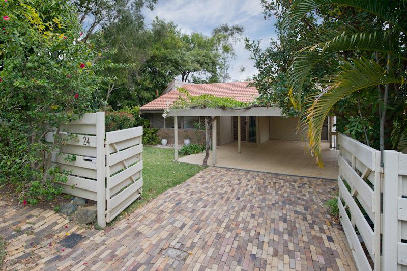 24 Rowena Street