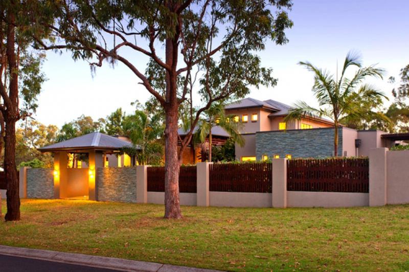This property is not currently for sale or rent on https://brisbanerealestate.com.au