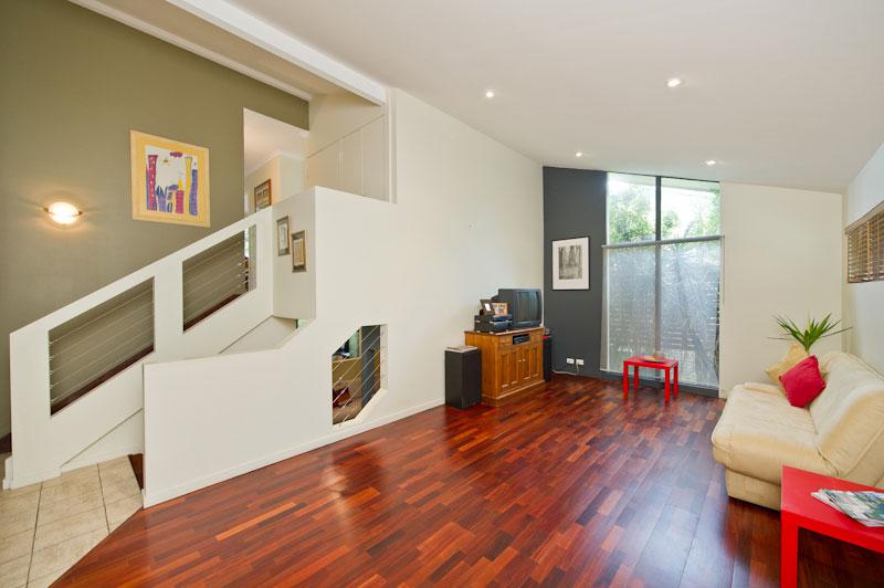 9 Rowena Street
