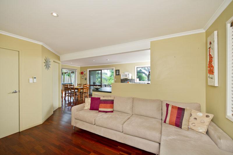 9 Rowena Street