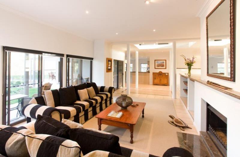 27 Deerhurst Rd