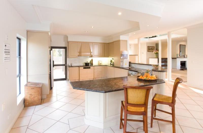 27 Deerhurst Rd