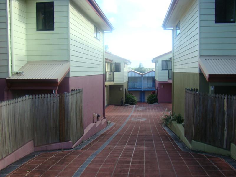 This property is not currently for sale or rent on https://brisbanerealestate.com.au