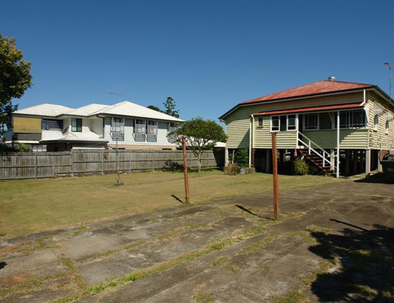 36 Railway Tce