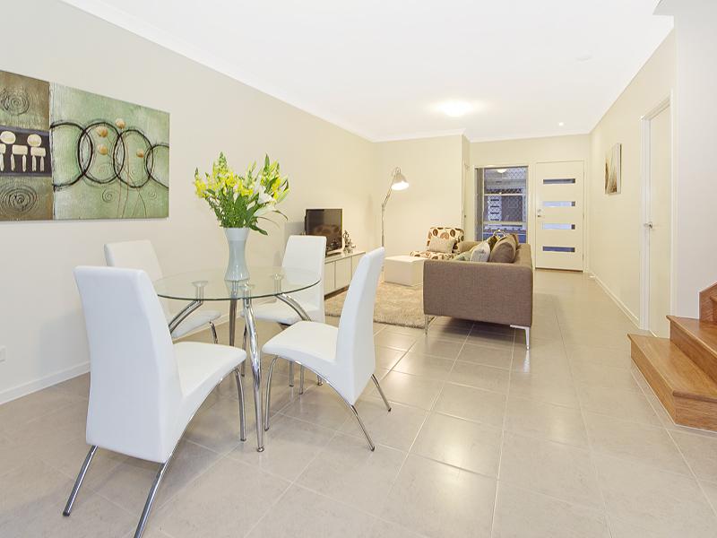 25/90 Jutland St