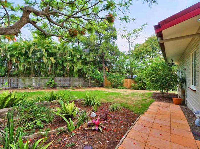 This property is not currently for sale or rent on https://brisbanerealestate.com.au