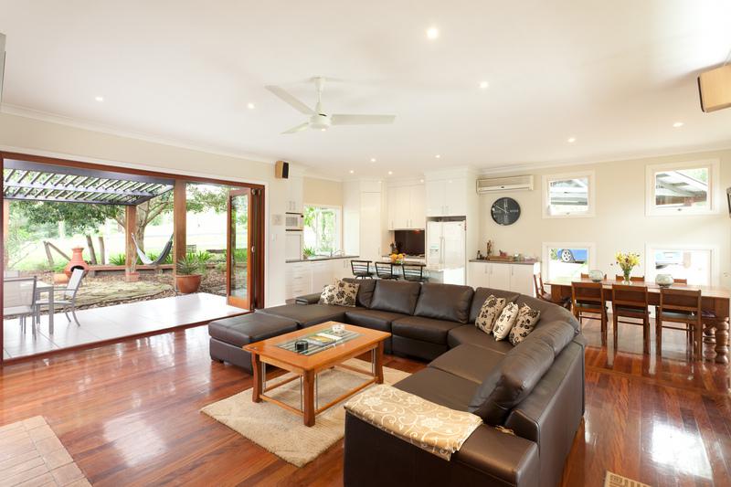 6 Deerhurst Street