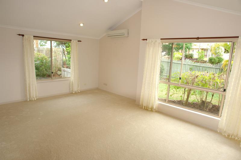12 Baronga St