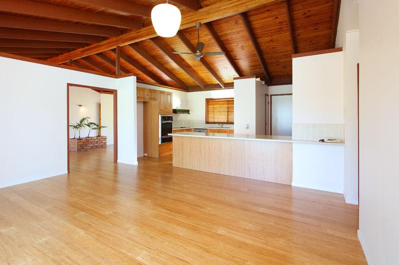1075 Mt Crosby Rd