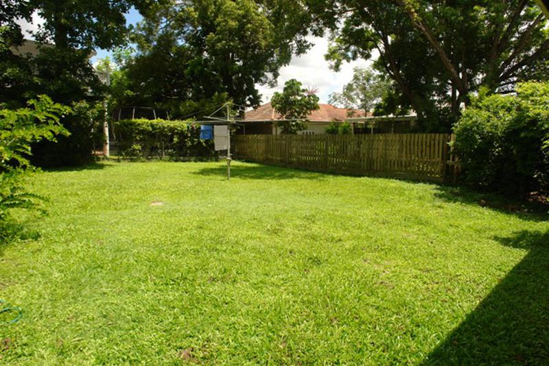 15 Kew Rd