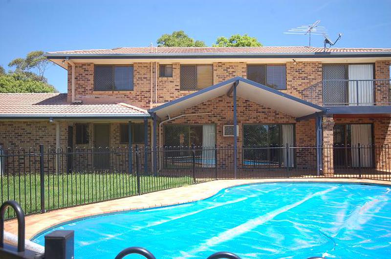 1 St Ives Court