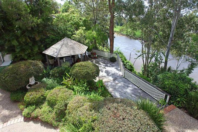 This property is not currently for sale or rent on https://brisbanerealestate.com.au