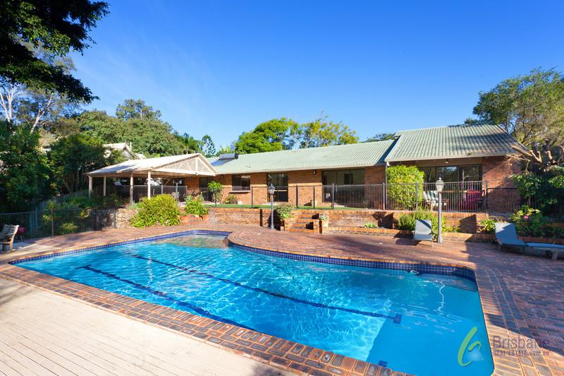 57 Mount Ommaney Dr