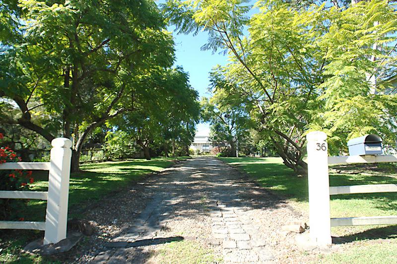 This property is not currently for sale or rent on https://brisbanerealestate.com.au