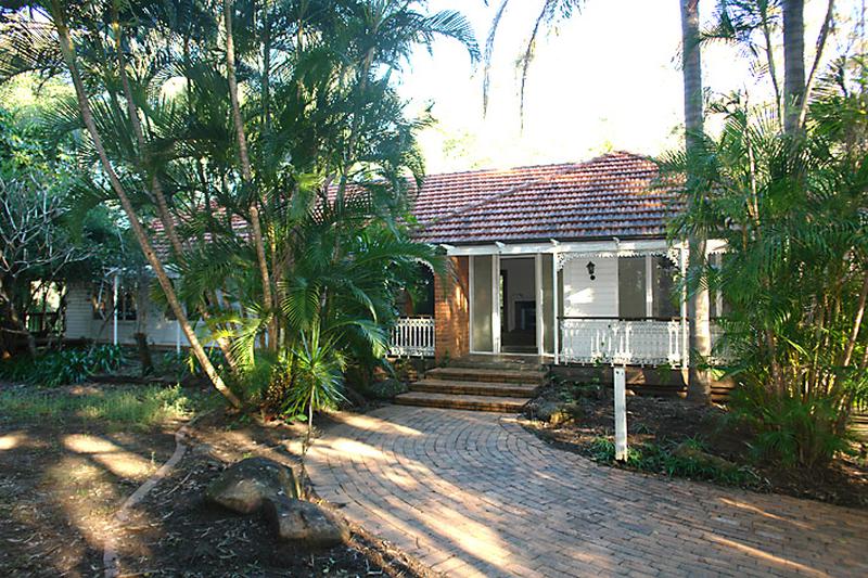 23 Kersley Rd
