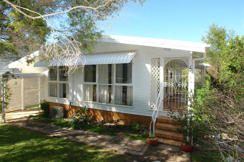 8 Currong Street,  Kenmore