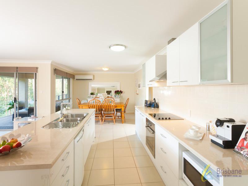 8 Emma Holt Court