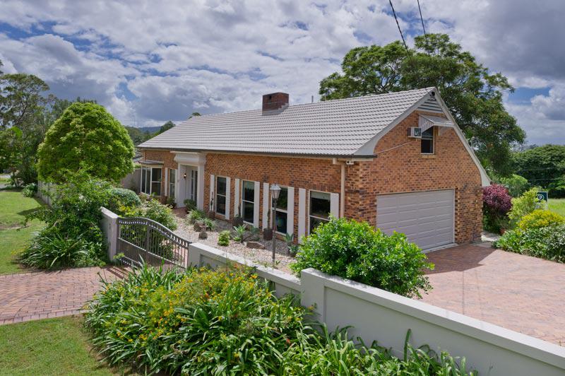 82 Kenmore Road,  Kenmore