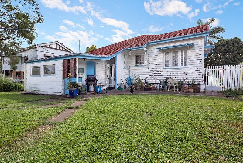 15 Sandon St
