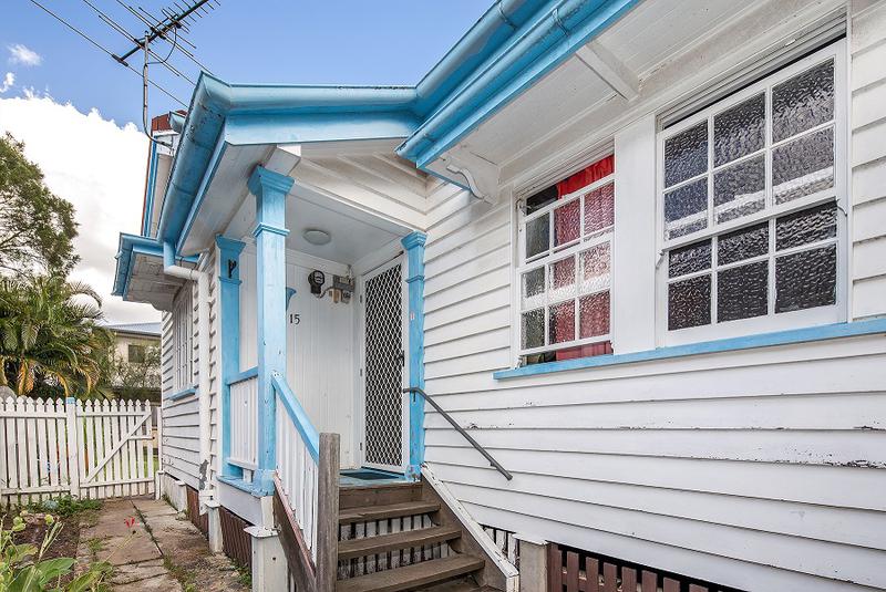 15 Sandon St