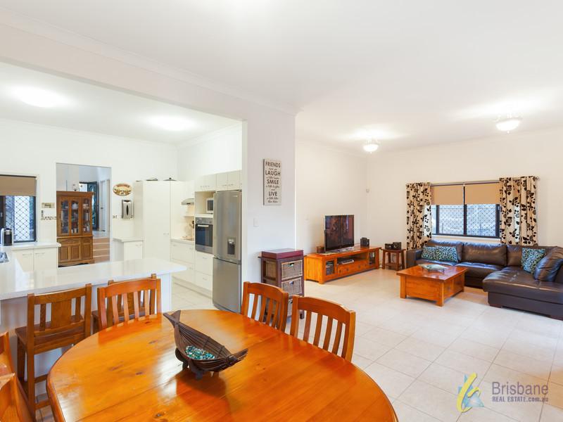 15 Wivenhoe Cct